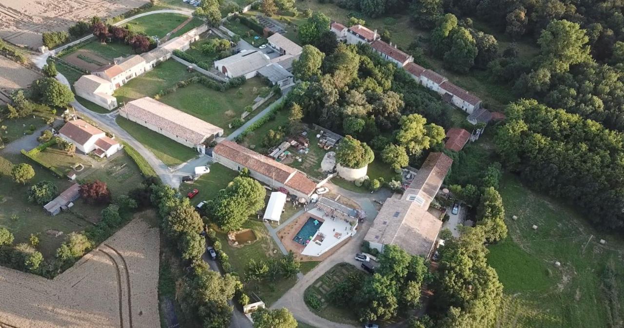 Gite De St Hilaire Soubise Esterno foto